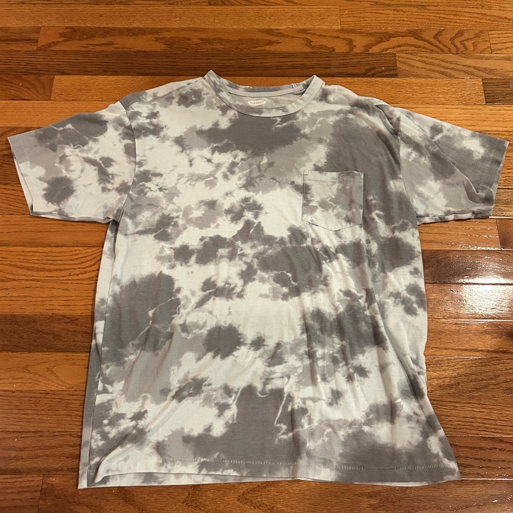 Old Navy Gray and White Short Sleeve Tee